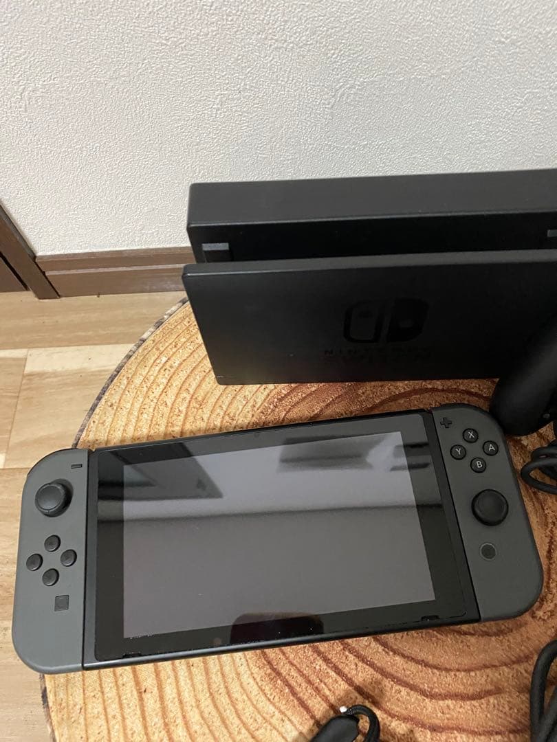 海外版　Nintendo Switch ニンテンドースイッチ本体　グレー　箱無し