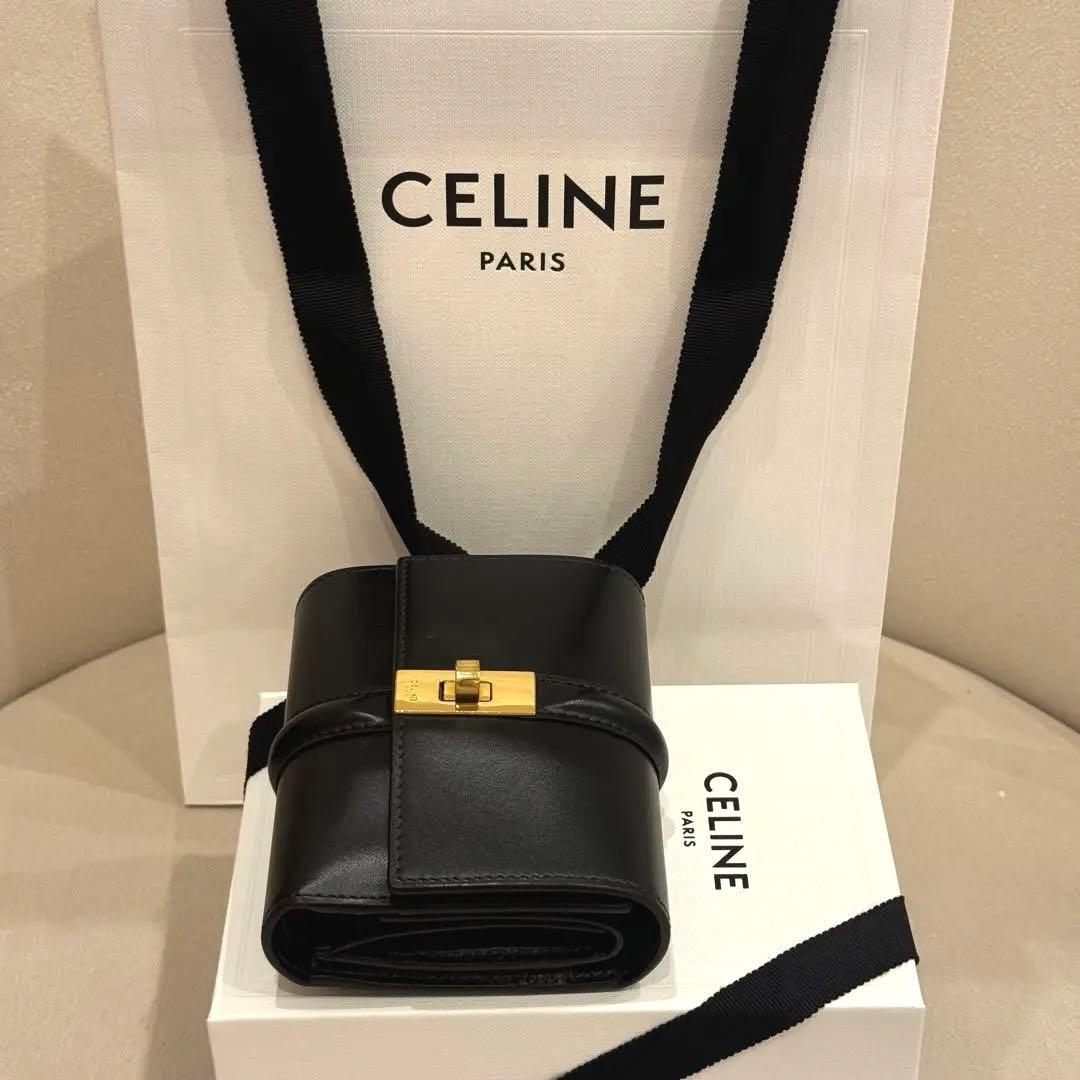 CELINE 財布 スモール トリフォールドウォレット 16（セーズ）