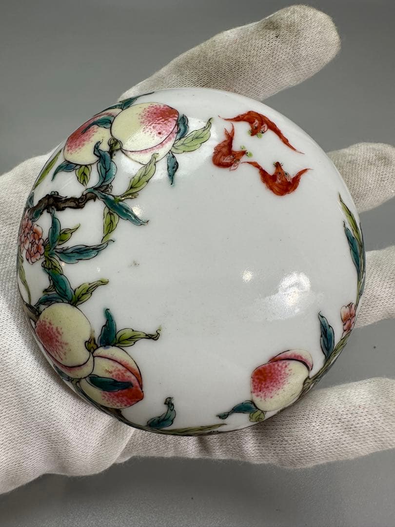 中国 色絵 桃蝙蝠 紋 香合