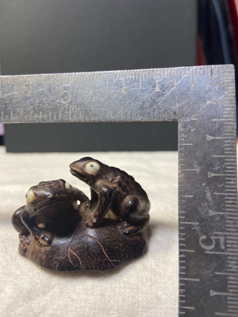 蛙根付  煙草入れ/緒締め/帯留め 彫刻/印籠・提げ物・