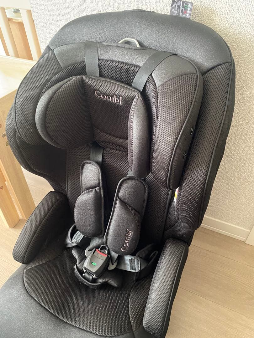 Combi チャイルドシートジョイトリップアドバンス ブラック2025購入⭐︎美品