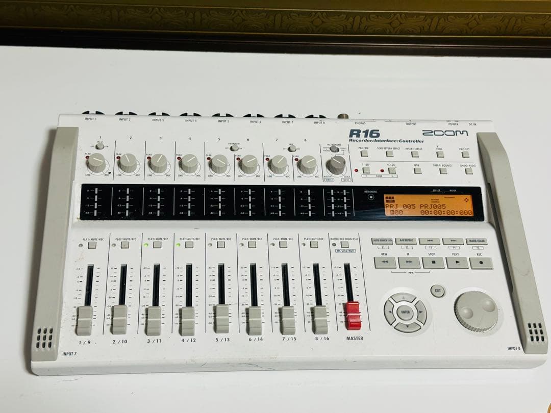 Zoom R16 マルチトラックレコーダー
