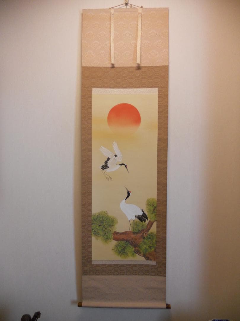 掛け軸 美峰 旭日双鶴 絹本 希少 軸装 茶道具 掛軸 美品 です。