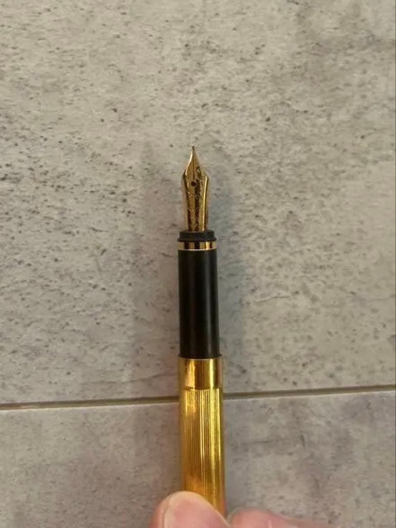 モンブラン　万年筆　ノブレス　オブリージュ　ゴールド　極美品