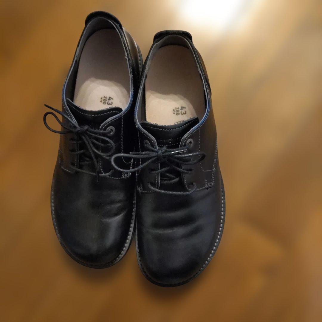 BIRKENSTOCK 黒の革靴　サイズ28センチ