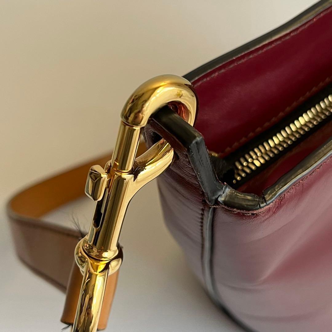 極美品✨　MARNI マルニ　ショルダーバッグ　バケツバッグ　レザー　赤系