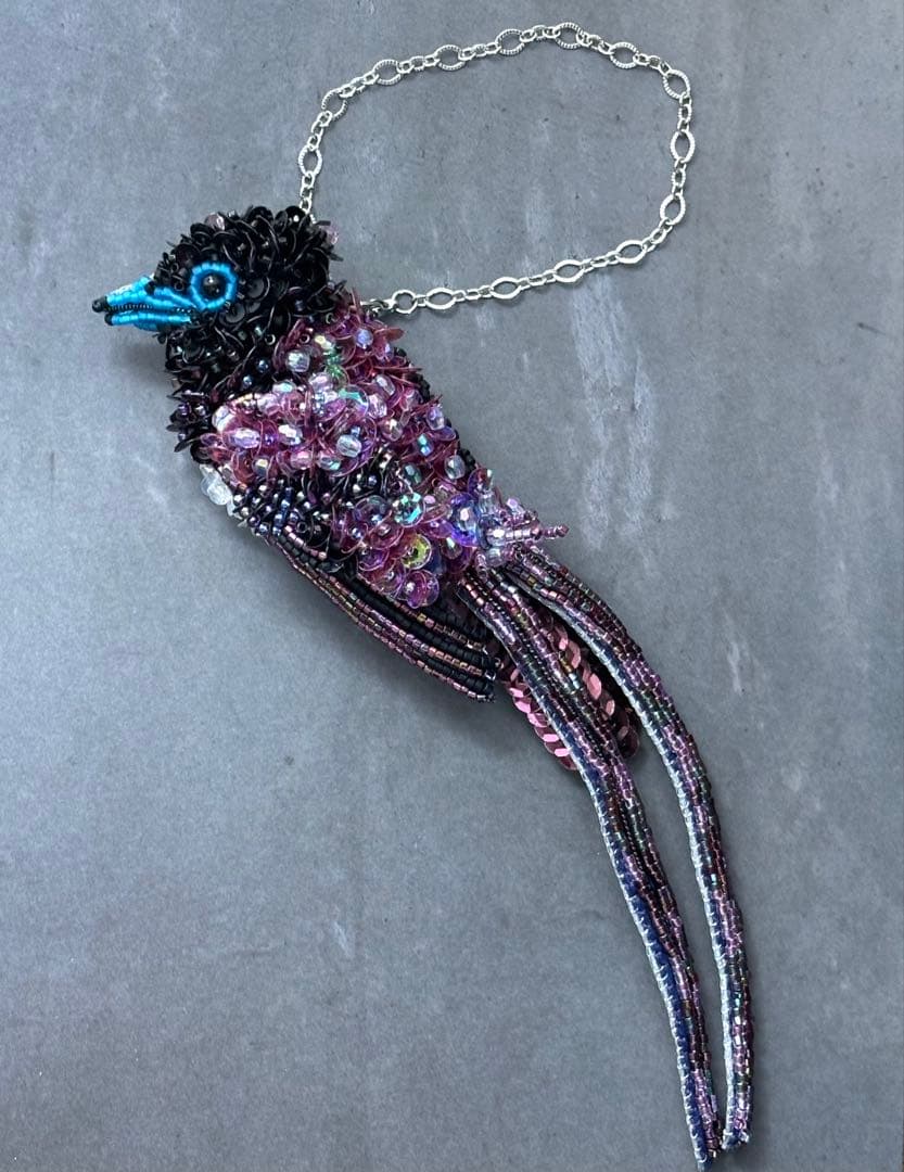 【サンコウチョウ】ビーズ刺繍ブローチバッグチャーム