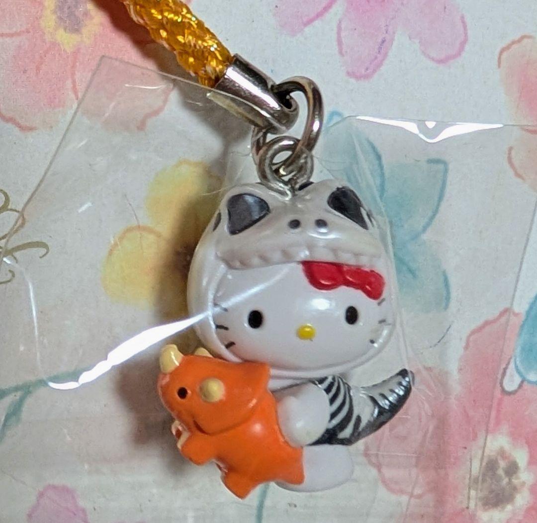 d*9様 【特希少】ハローキティ　根付け　恐竜博