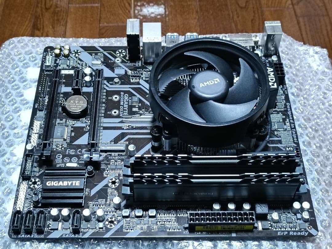 B450M DS3H AMD Ryzen3 3200G DDR4 8G×2