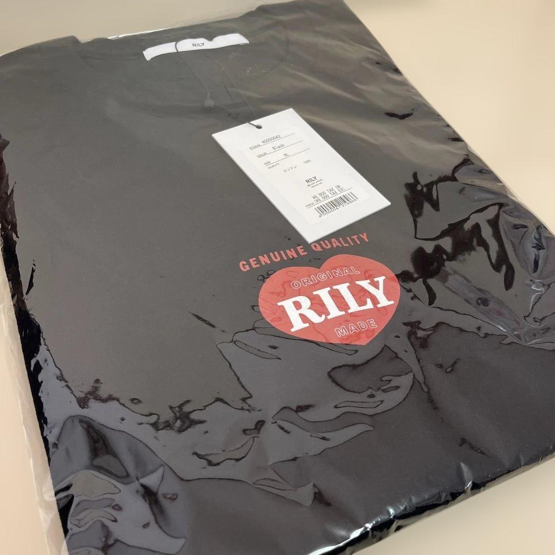 RILY 黒 Tシャツ
