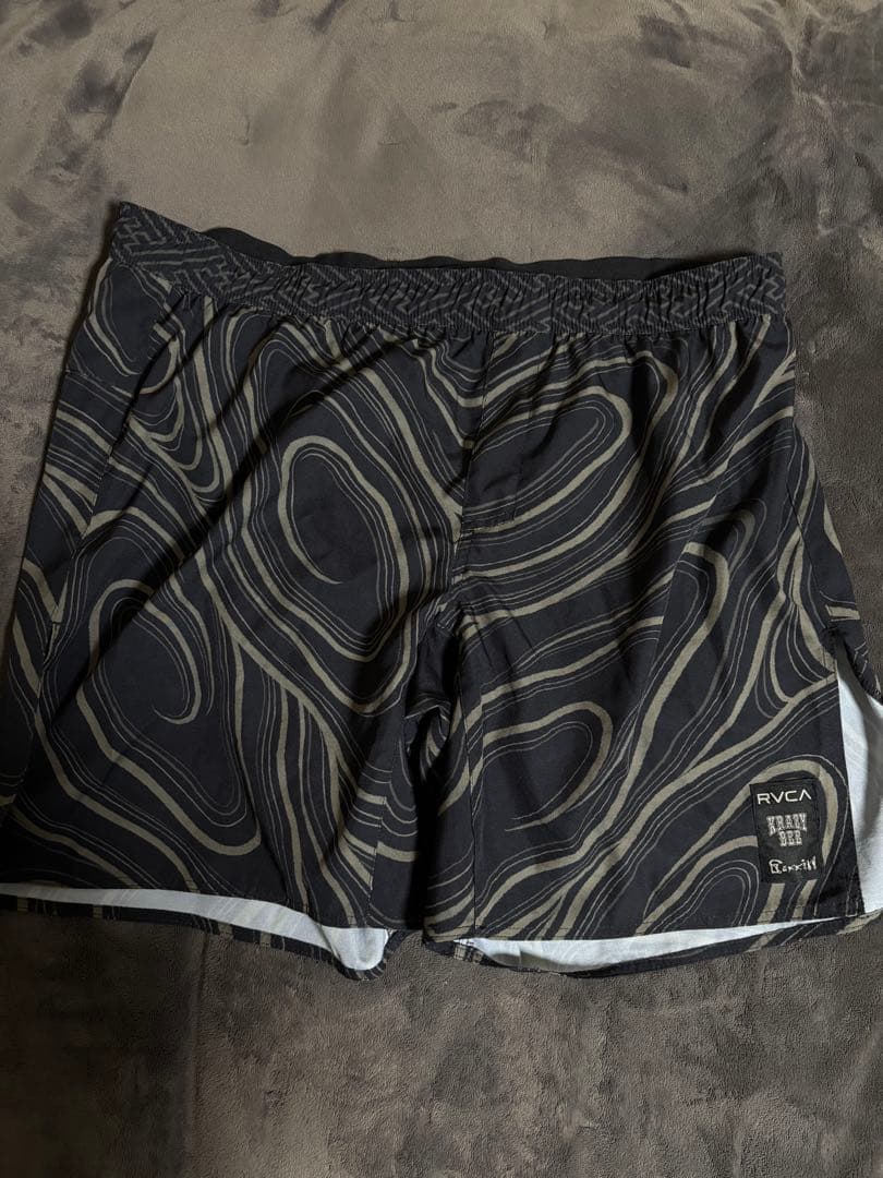 RVCA KRAZY BEEボクシングショーツ 黒/グレー ハーフパンツ　XL