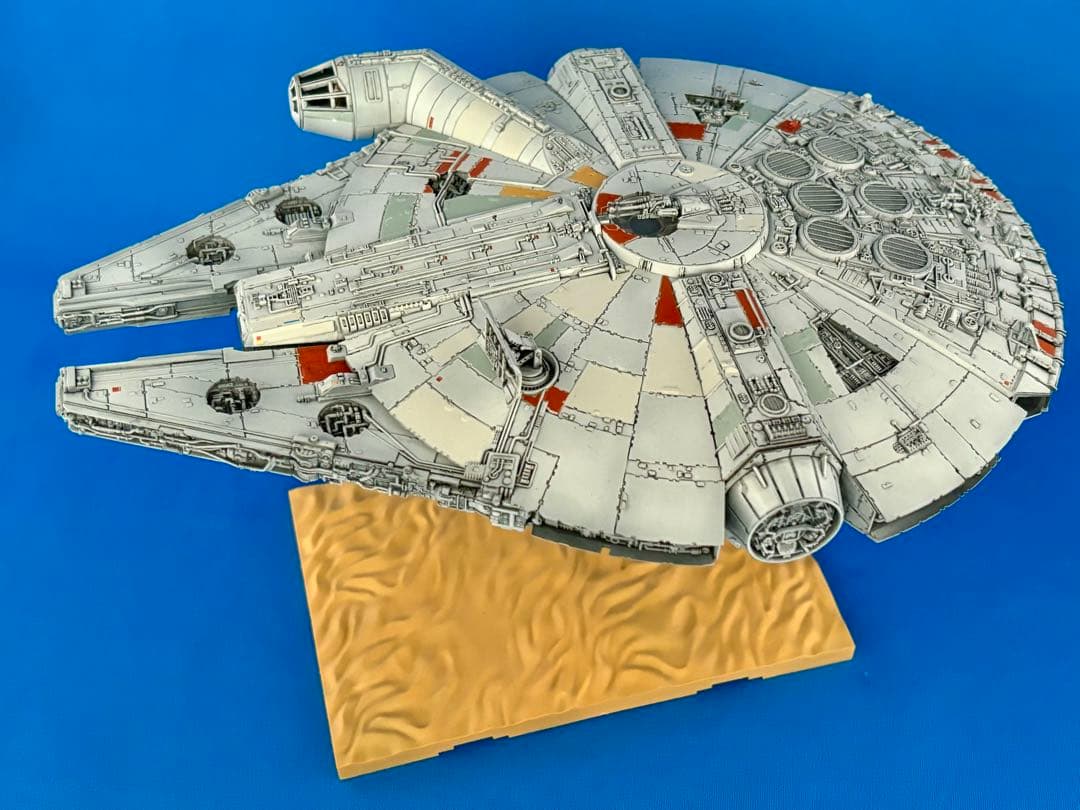 バンダイ スターウォーズ1/144 ミレニアム・ファルコン フォースの覚醒完成品