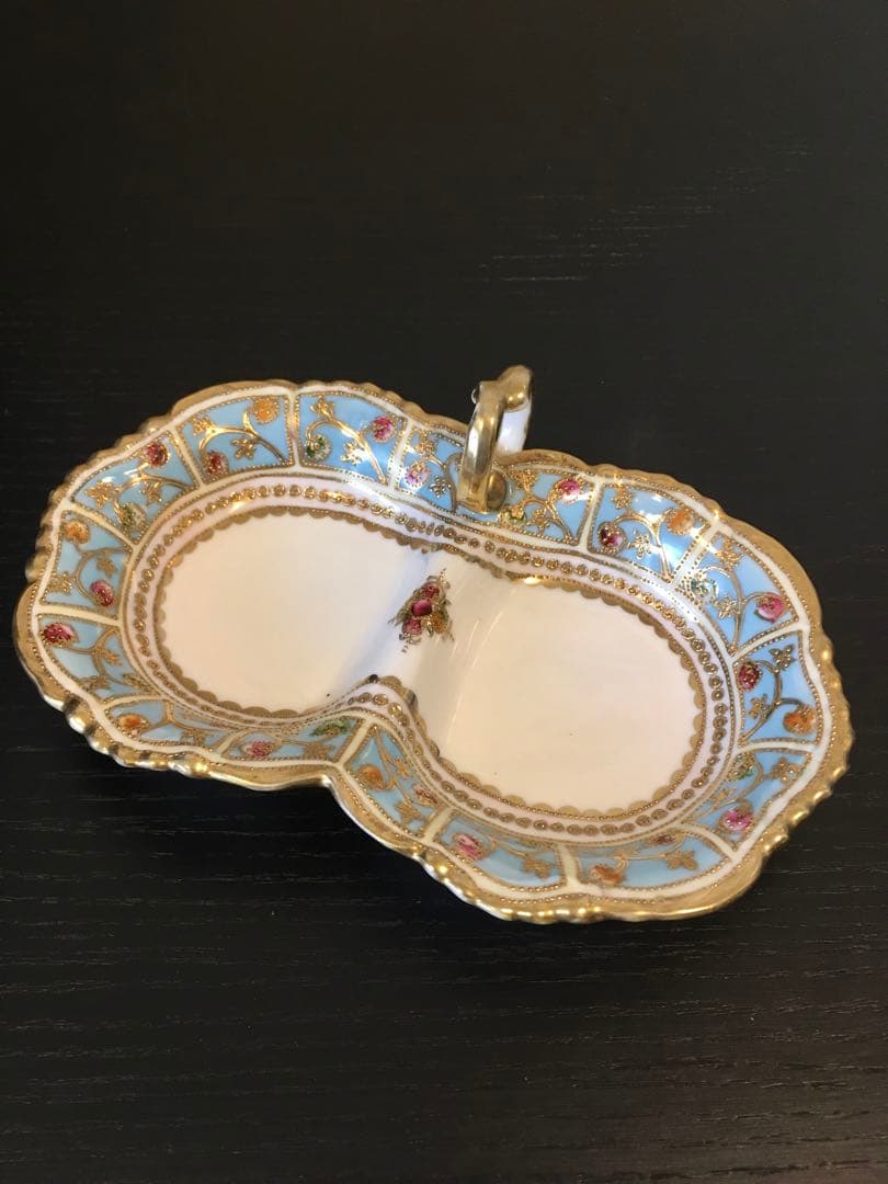 オールドノリタケ　白群地金盛り花文　ハンドル付きＷディッシュ