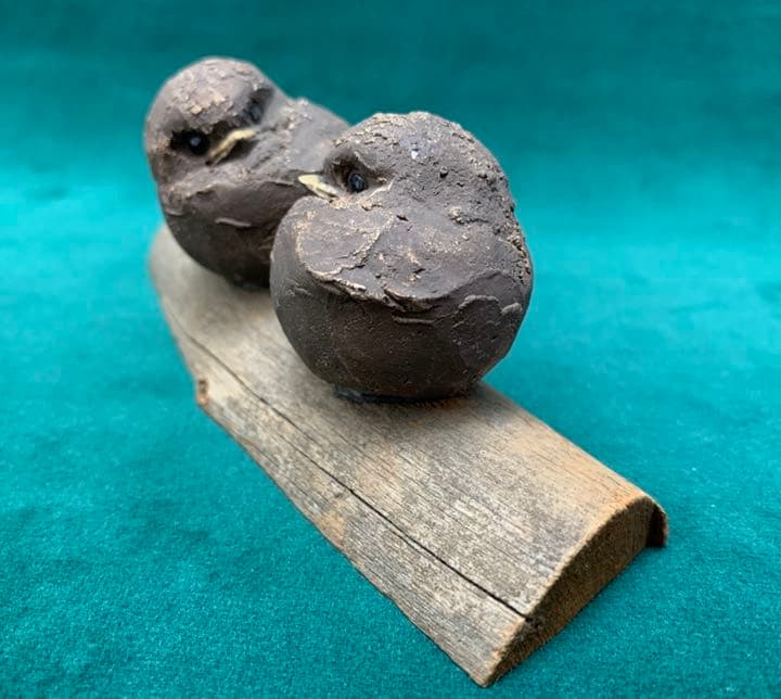 小鳥の置物（鹿骨製)、美術工芸品