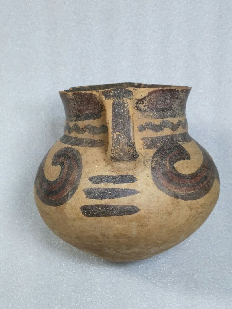 古い彩陶器　年代品