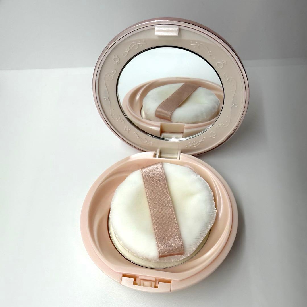 激レア　希少　シャイニング ムーン パウダー 30周年限定品　セーラームーン