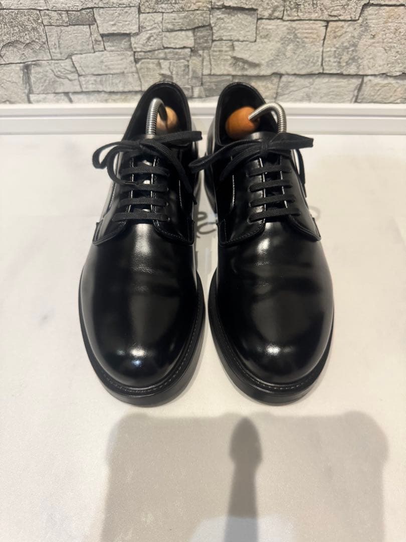 プラダ　アーモンドトゥ　ダービーシューズ