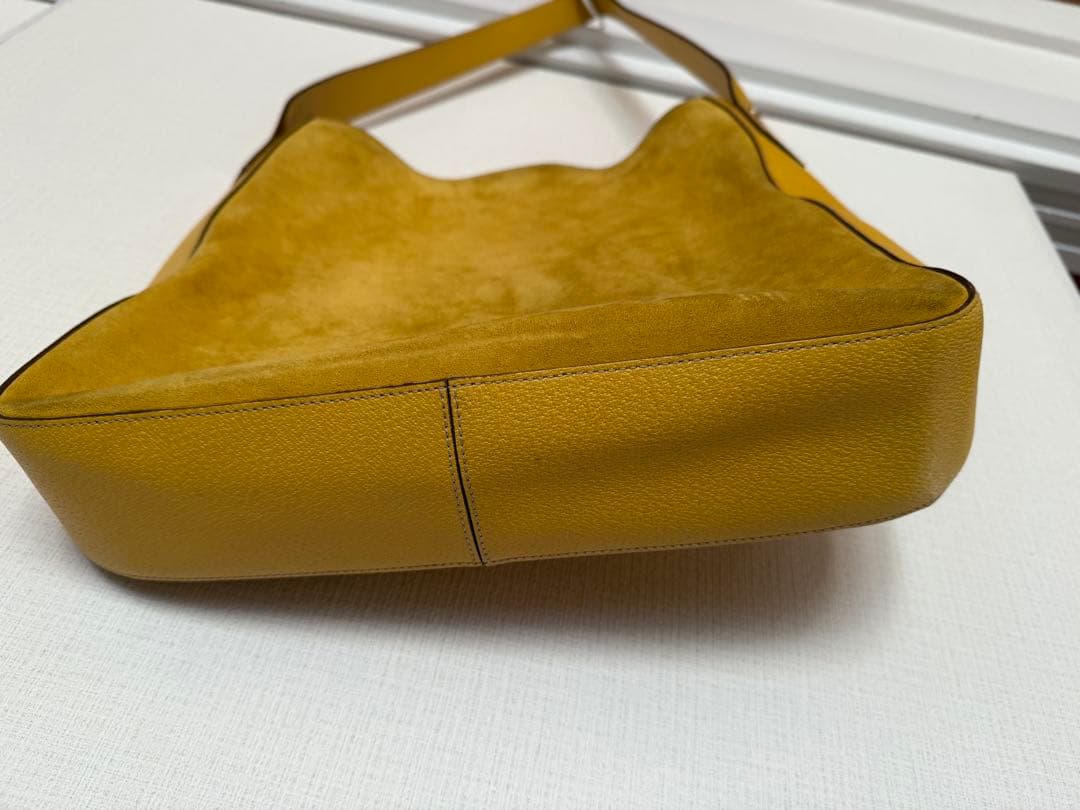 BURBERRY イエローレザーショルダーバッグ