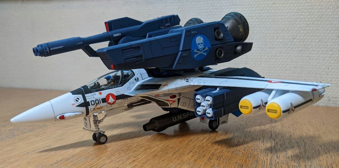 「僕って天才だったのか。」プラモデル完成品1/72VF-1Sストライクバルキリー