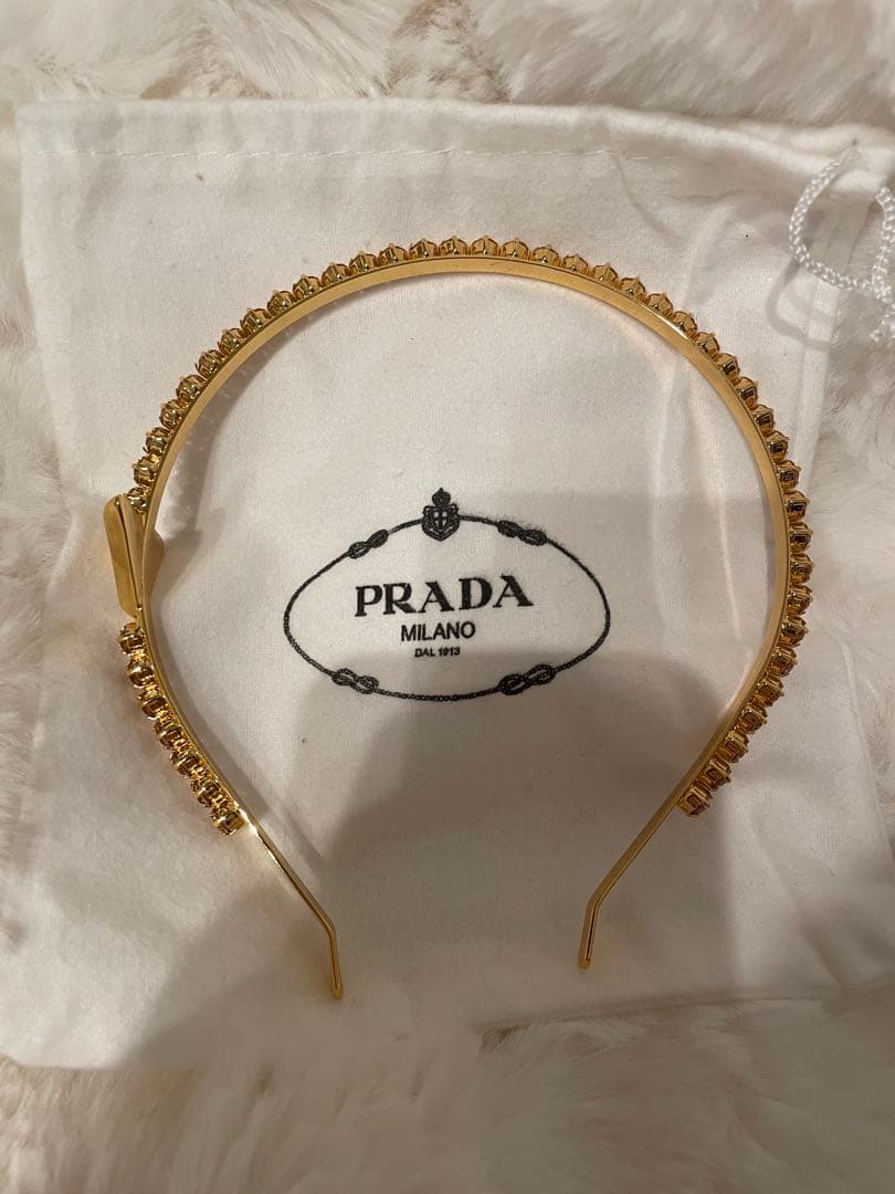 PRADA ゴールド ストーン付きヘアバンド カチューシャ