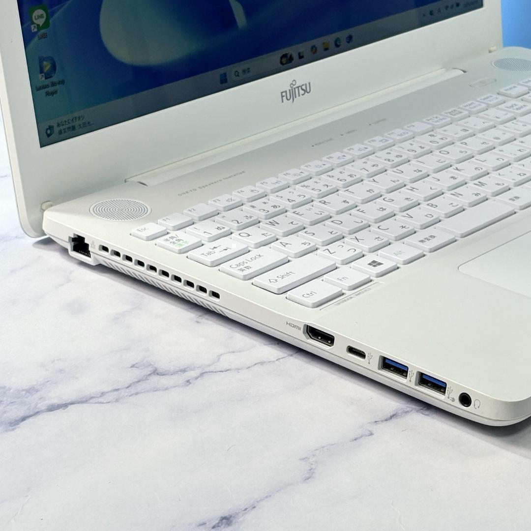 美品ホワイト！Corei7・16GB・SSD・ブルーレイ・ノートパソコン