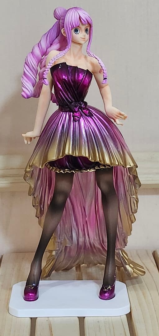 ワンピース フィギュア ペローナ　リペイント