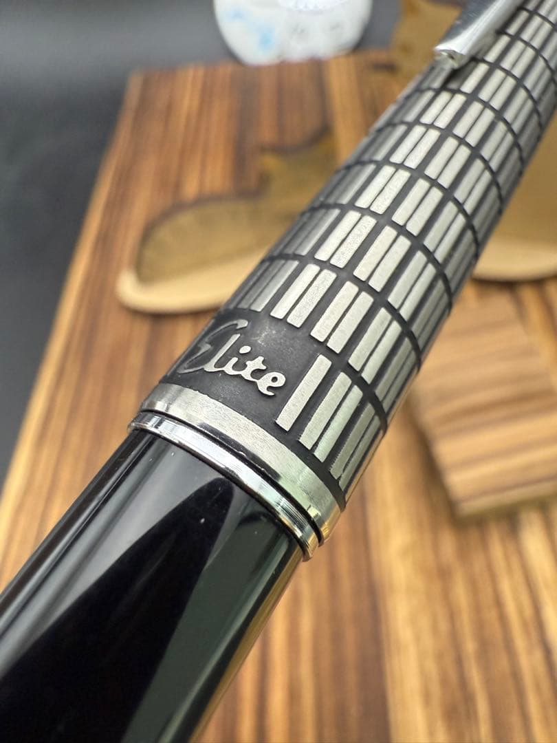 Pilot 万年筆 エリート 蝕刻 ショート 14K F 1980