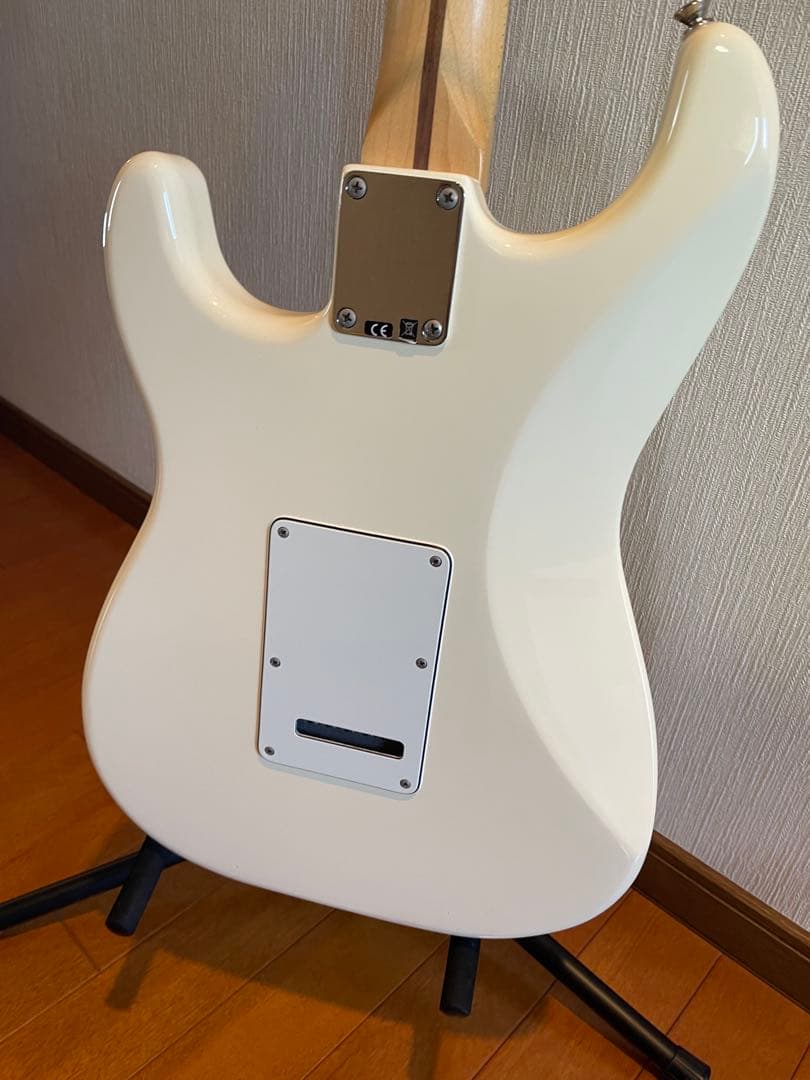 ギター Fender Standard Stratocaster UG White