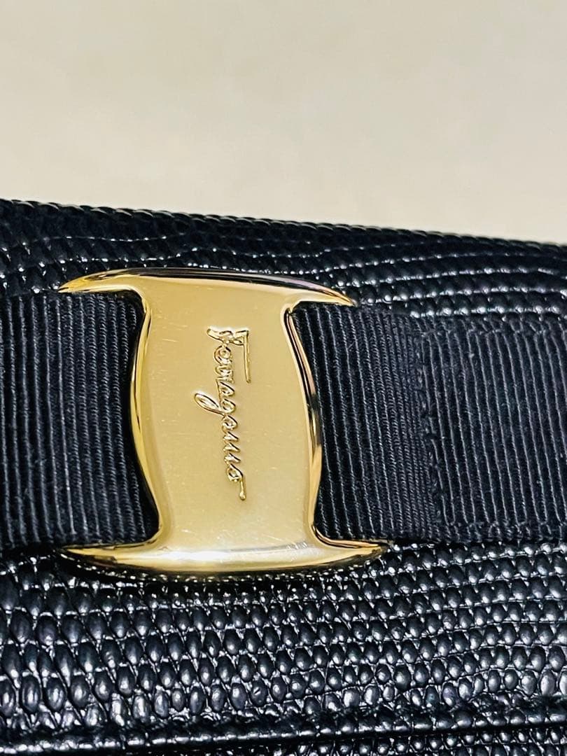 美品　フェラガモ　財布