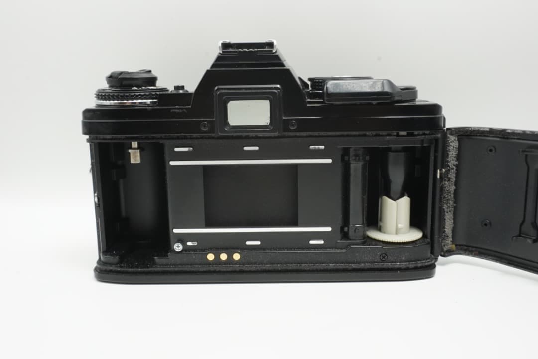 Minolta X-700 + MD 50mm + ズームレンズ + ストラップ