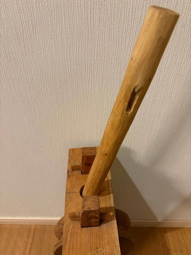 木製の滑車　伝統的な木製道具