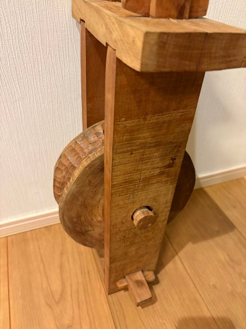 木製の滑車　伝統的な木製道具