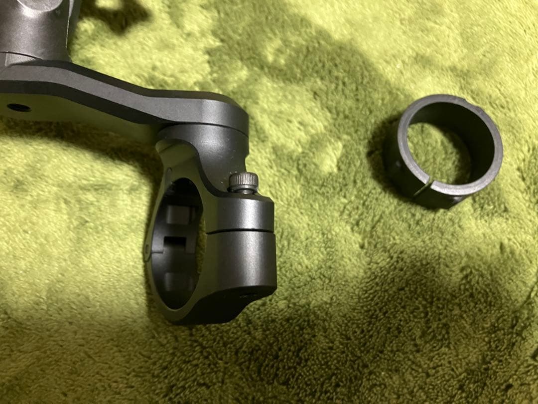 Redge様　ワイヤレス充電ヘッド付　衝撃吸収ダンパー付　ハンドルバーマウント