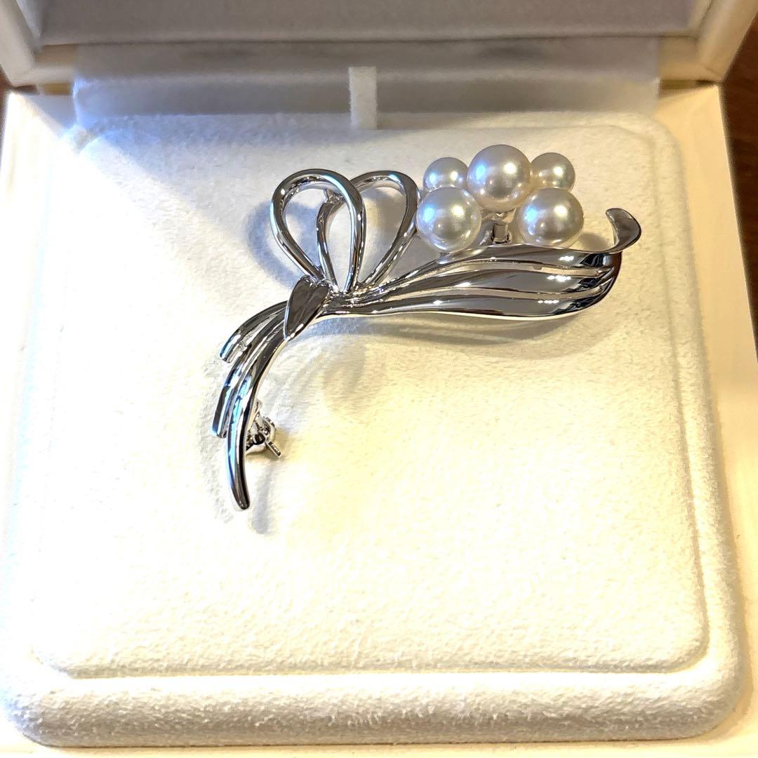 完売品☆ミキモト☆MIKIMOTO☆パール5珠　シルバー　花束ブローチ