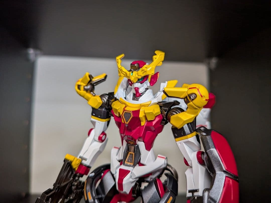 HG GQuuuuuuX（アスカカラー）全塗装完成品　1部蛍光カラー使用