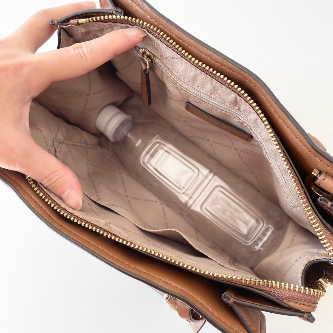 【極美品】MICHAEL KORS ハンドバッグ SHEILA サッチェル