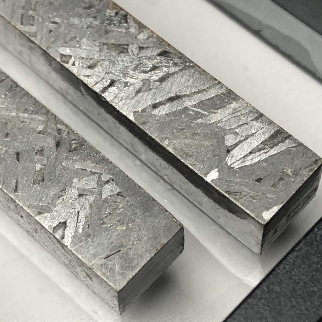 アルタイ隕石　 鉄隕石　メテオライト鉄隕石　原石 　重さ約45ｇ