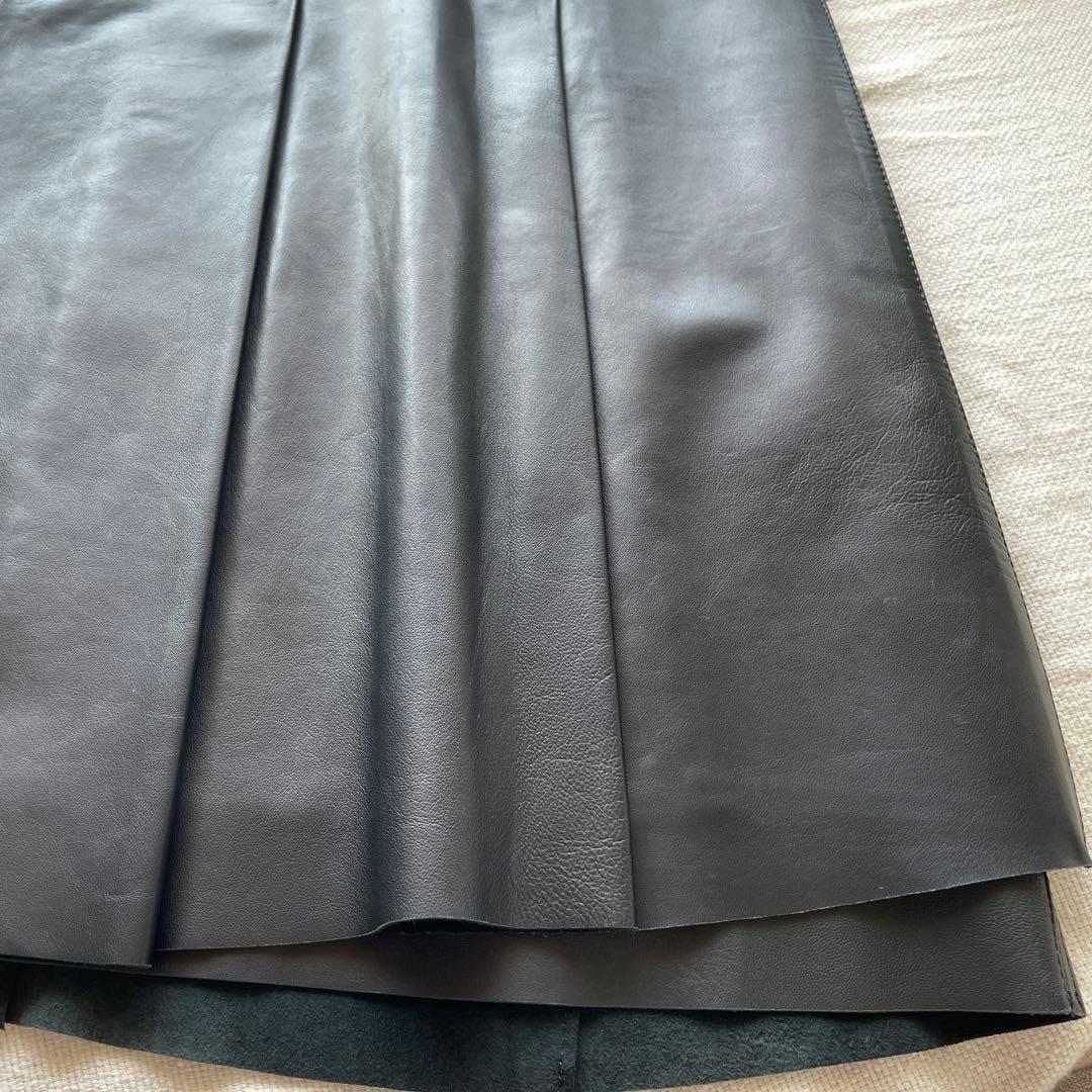 Burberry ブラックレザー プリーツスカート　羊革