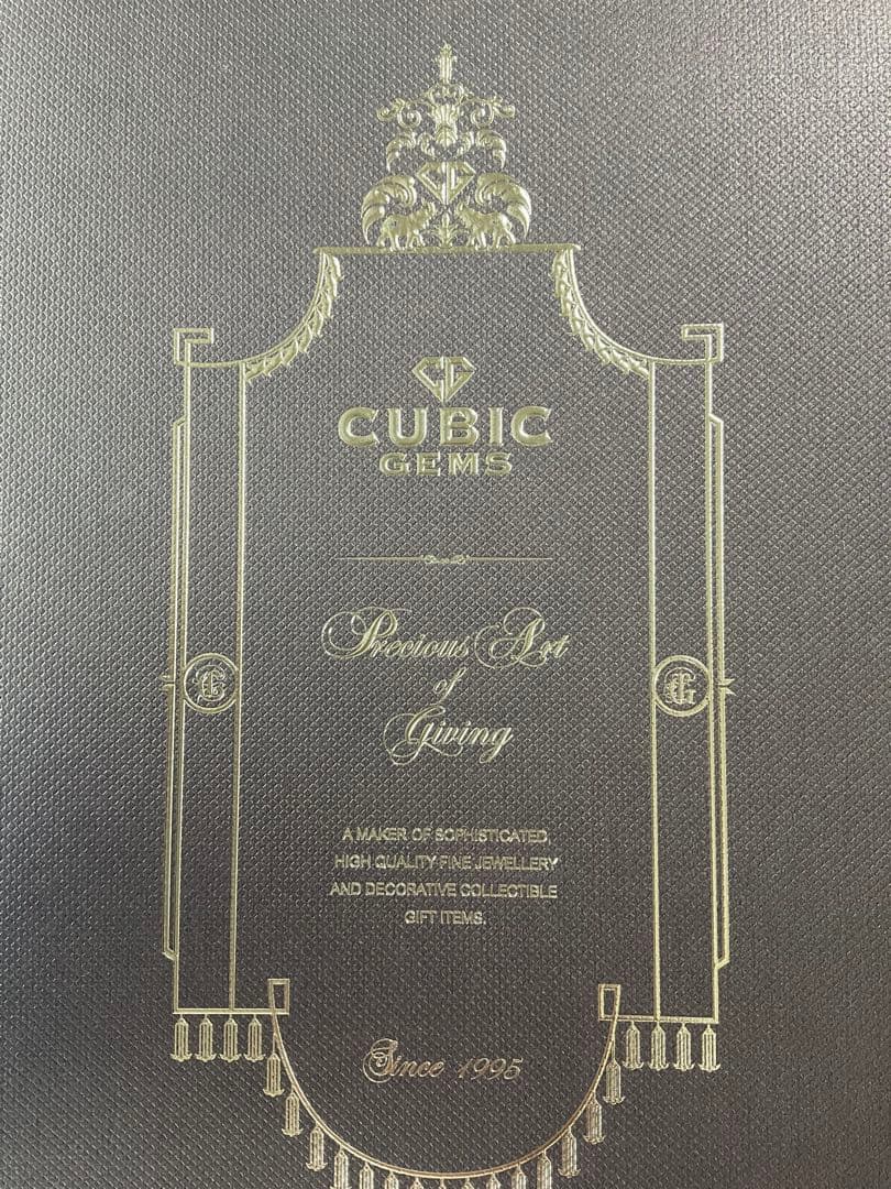 Cubic Gems 24金メッキ 馬の彫刻