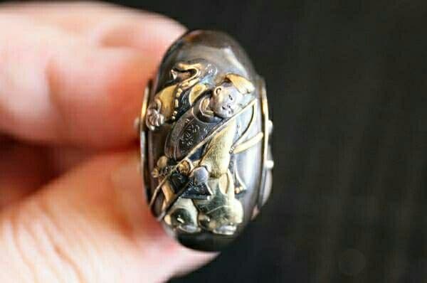 超絶技巧 江戸～明治期 栗形指輪 武者の図 里帰り品 金銀象嵌日本刀 目貫 赤銅