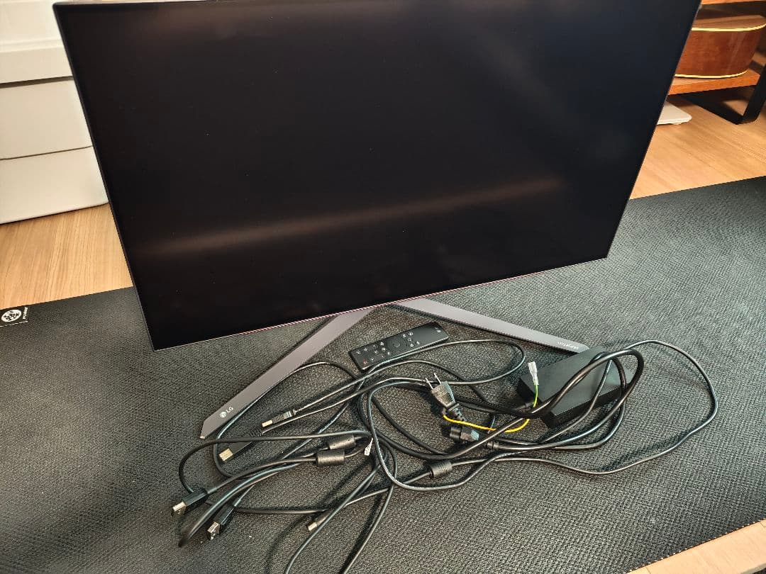 LG 有機elゲーミングモニタ 27GR95QE 240hz