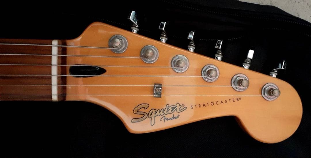 スクワイヤー　ストラト　Squier 上位機種 ヴィンテージモディファイ