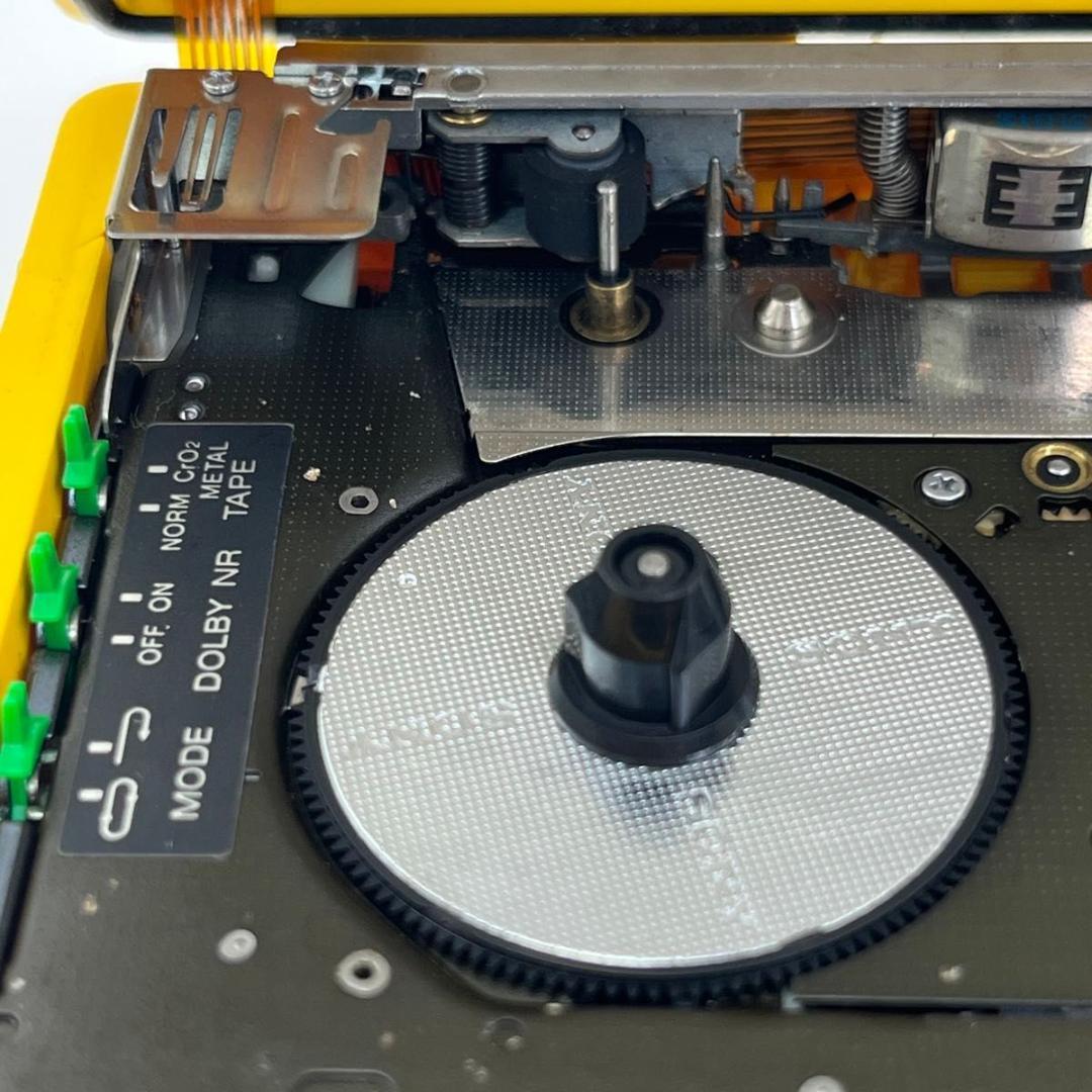 現状品 ソニー WALKMAN WM-F107 イエロー カセットプレーヤー