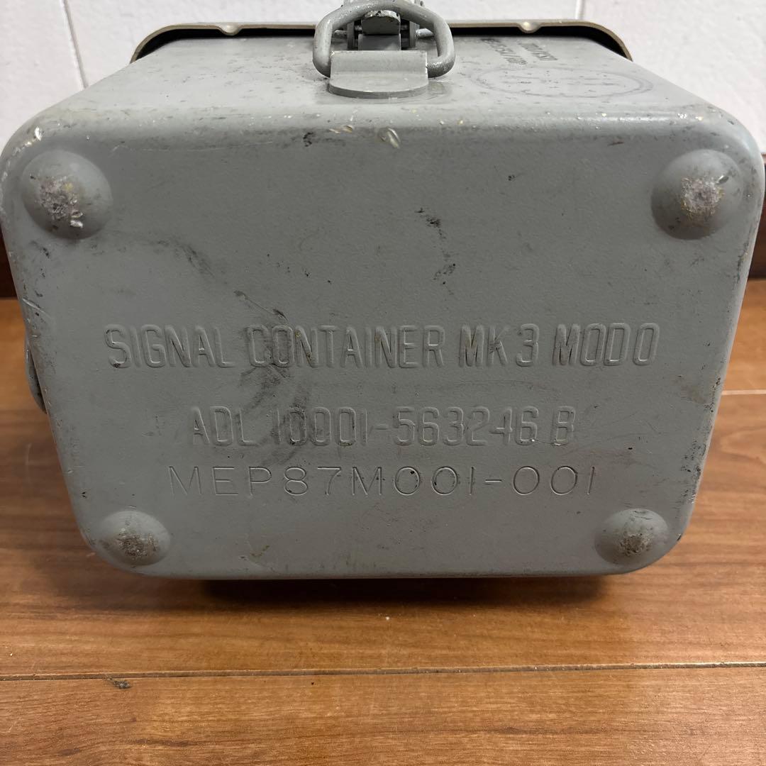 米軍　実物　SIGNAL SMOKE CASE 送料無料