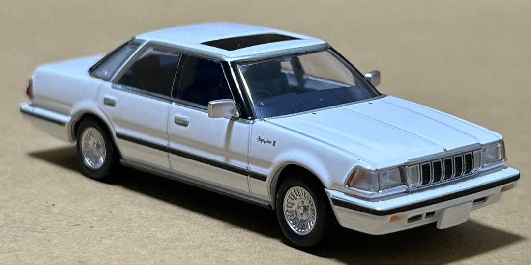 トミカリミテッドヴィンテージネオ トヨタ クラウン ハードトップ