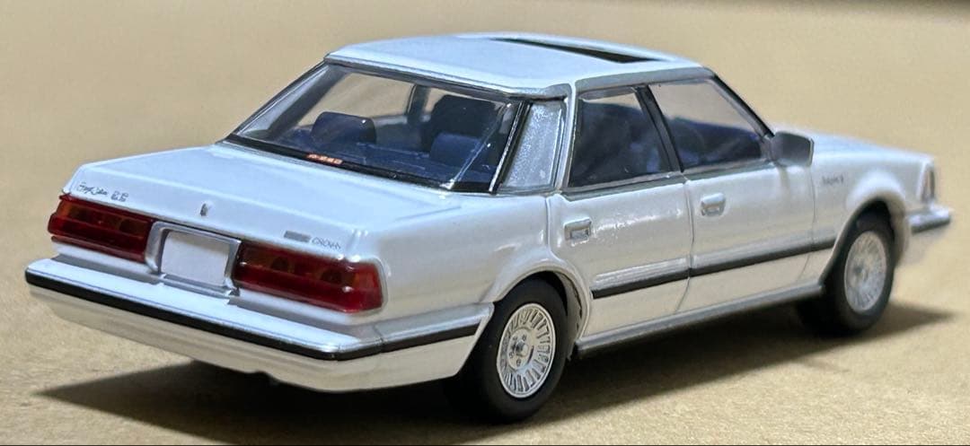 トミカリミテッドヴィンテージネオ トヨタ クラウン ハードトップ