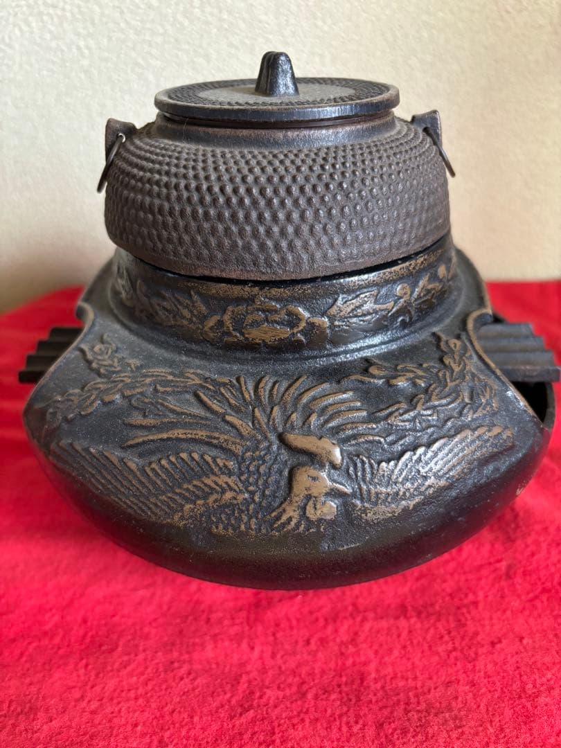 鋳鉄製 茶釜 風灰皿鳳凰浮彫りデザイン