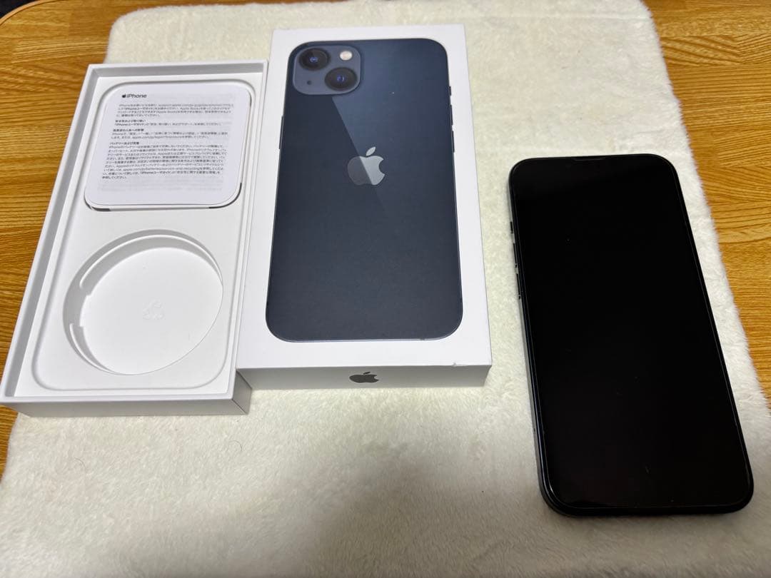 Apple iPhone 13本体　256GB ミッドナイト