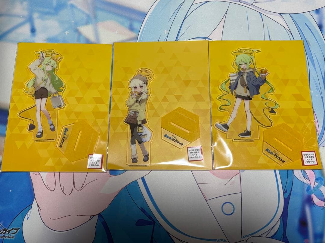 【韓国限定】ブルーアーカイブ マムズタッチコラボ　アクリルスタンド　3点セット