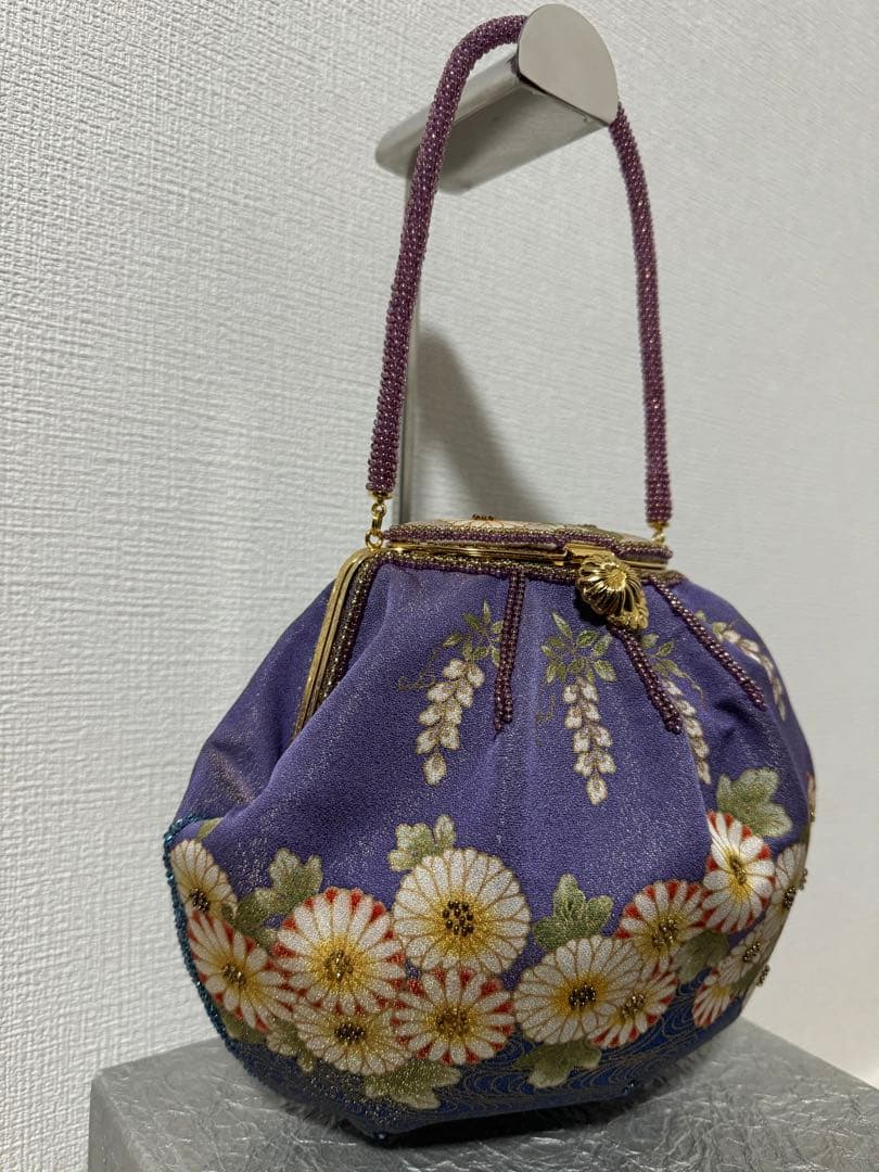 未使用品　花井幸子　パーティバック　美品　ビーズバッグ　がま口